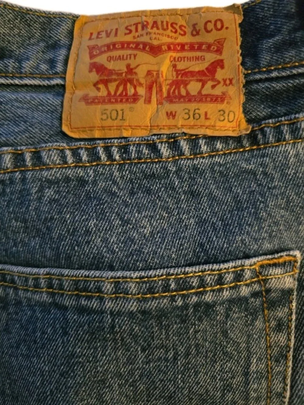 Levi’s 501 Original Fit Medium Wash Jeans 36x30